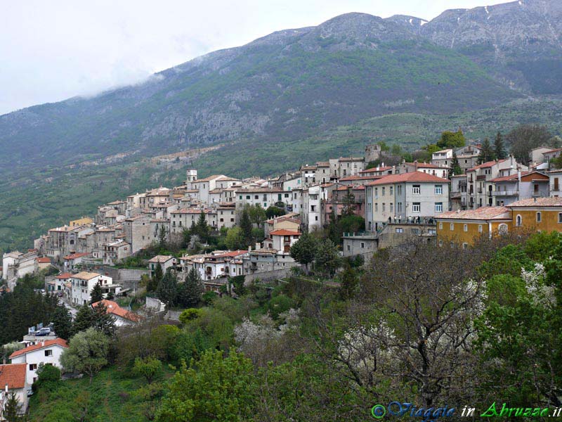 02-P1020871+.jpg - 02-P1020871+.jpg - Panorama del borgo.