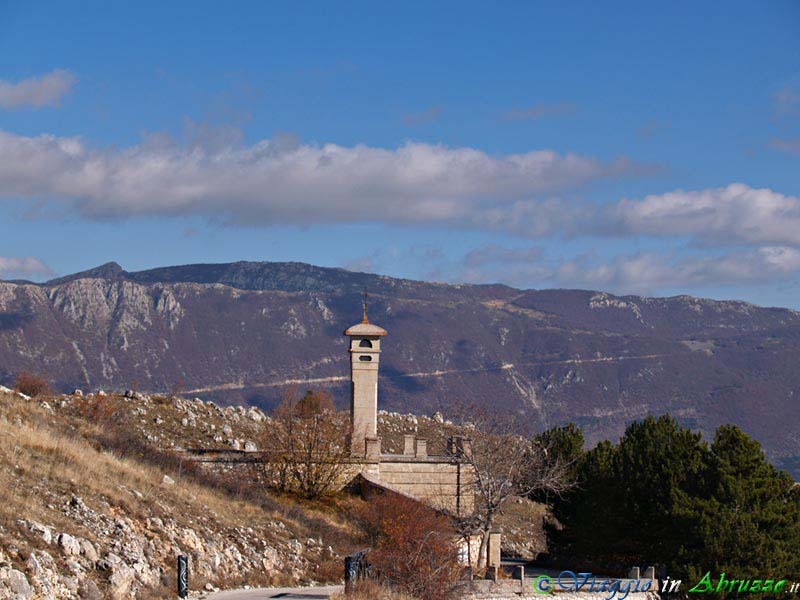 35-PB254265+.jpg - 35-PB254265+.jpg - Panorama dal borgo di Rocca Calascio, frazione di Calascio.