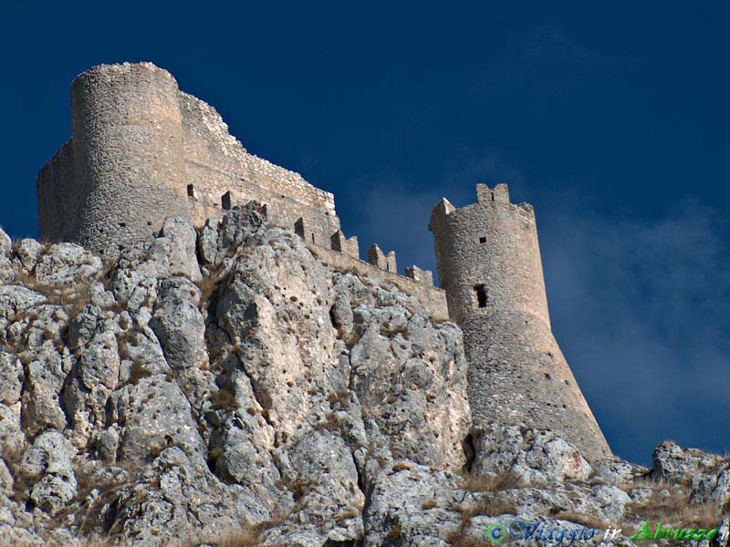 52-HPIM5467+.jpg - 52-HPIM5467+.jpg - Il castello di Rocca Calascio (XIII sec., 1.512 m. s.l.m.).