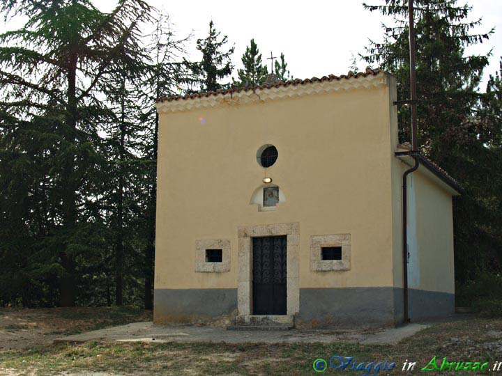 20-P8198708+.jpg - 20-P8198708+.jpg - La piccola chiesa di S. Donato, ai margini del borgo.