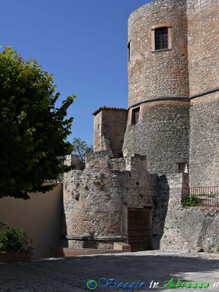 27-P1060260+.jpg - 27-P1060260+.jpg - Il castello Piccolomini (XV sec.).