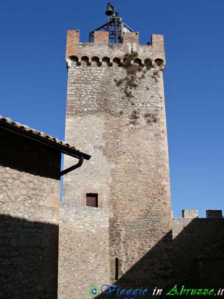 33-P1060333+.jpg - 33-P1060333+.jpg - Il castello Piccolomini (XV sec.).