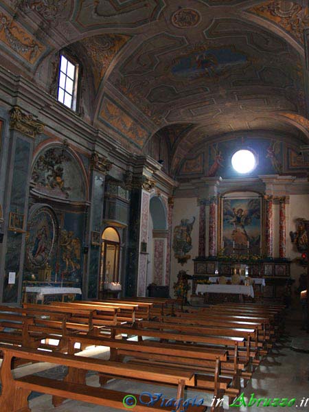 09_P1010511+.jpg - 09_P1010511+.jpg - Chiesa di S. Michele Arcangelo (o Sant'Angelo - 14° sec.).