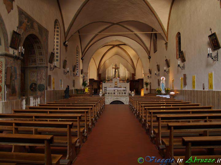 18_PC070445+.jpg - 18_PC070445+.jpg - Chiesa S. Maria Valleverde (XV-XVI sec.).