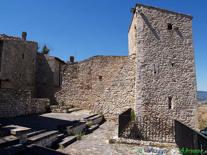 08_P8197424+.jpg - 08_P8197424+.jpg - L'antico borgo medievale fortificato.