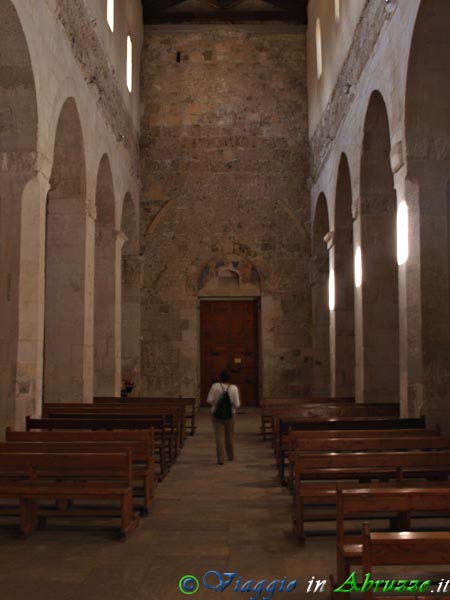 22_P5206534+.jpg - 22_P5206534+.jpg - La Basilica di S. Pelino (XI-XII sec.).