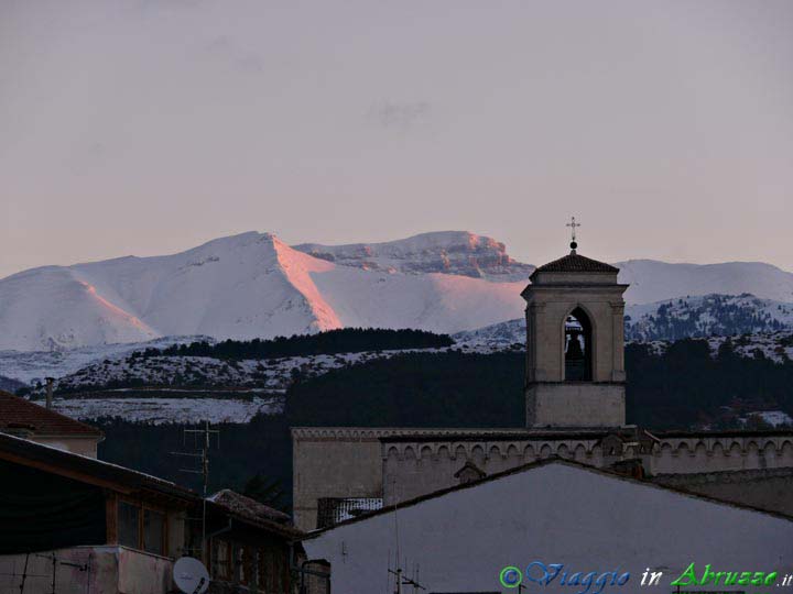 19_P1000124+.jpg - 19_P1000124+.jpg - L'Aquila e i monti del Gran Sasso d'Italia   (2.912 m.).
