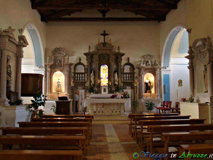 06_P8059191+.jpg - 06_P8059191+.jpg - La chiesa di S. Nicola di Bari (XII-XVII sec.).