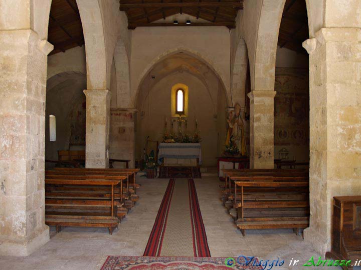 03_P5044175+.jpg - 03_P5044175+.jpg - S. Panfilo d'Ocre: l'antica chiesa di S. Panfilo.