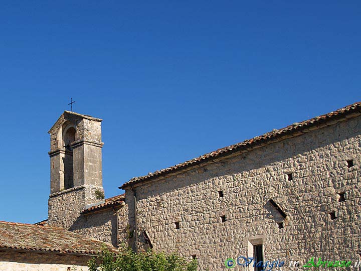 29_P6206259+.jpg - 29_P6206259+.jpg - L'antico monastero fortificato di S. Spirito d'Ocre (1222).