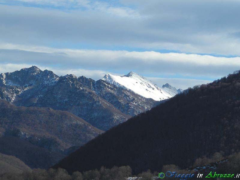02_DSCN0401+.jpg - 02_DSCN0401+.jpg - I monti del Parco Nazionale d'Abruzzo.