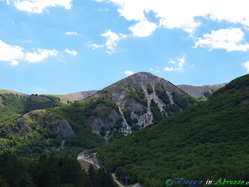 05-P8107191+.jpg - 05-P8107191+.jpg - Panorama dei monti che circondano Ovindoli.