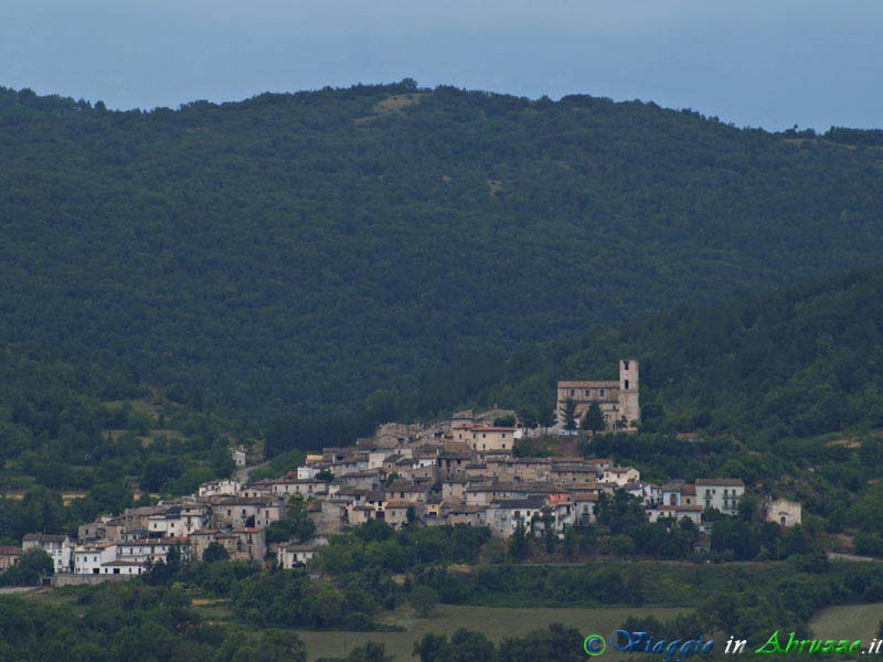 15_P7048112+.jpg - 15_P7048112+.jpg - Il suggestivo borgo di Tussio, frazione di Prata d'Ansidonia.