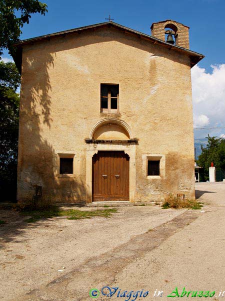 20_P6106983+.jpg - 20_P6106983+.jpg - La piccola chiesa di S. Rocco, situata a poche decine di metri dalla chiesa della Madonna di Loreto.