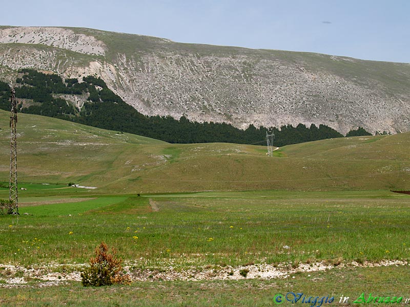 15-P6015819+.jpg - 15-P6015819+.jpg - Panorama del territorio circostante il borgo di Rivisondoli.