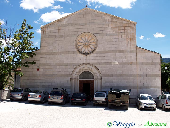 05-P8107155+.jpg - 05-P8107155+.jpg - La chiesa parrocchiale di S. Maria della Neve (XV sec.).