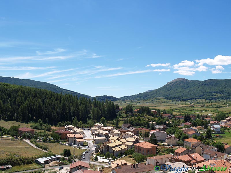 13-P8107135+.jpg - 13-P8107135+.jpg - Panorama del borgo e del territorio circostante.