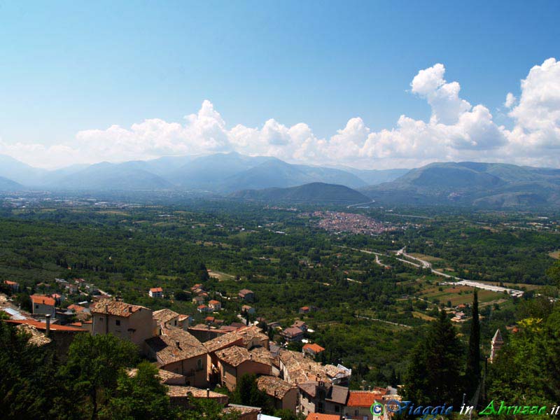 24-P6106792+.jpg - 24-P6106792+.jpg - Panorama della Valle Peligna.