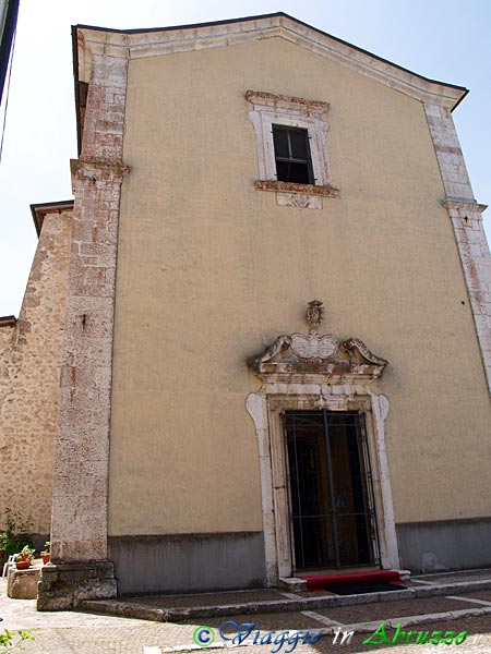 04-P6015769+.jpg - 04-P6015769+.jpg - La chiesa di S. Rocco (1656), uno dei rari edifici sopravvissuti alla furia devastatrice dell'esercito tedesco in ritirata, durante il 2° conflitto mondiale.