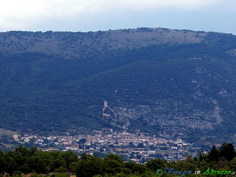 01-P7048171+.jpg - 01-P7048171+.jpg -  Panorama del borgo e del territorio circostante.