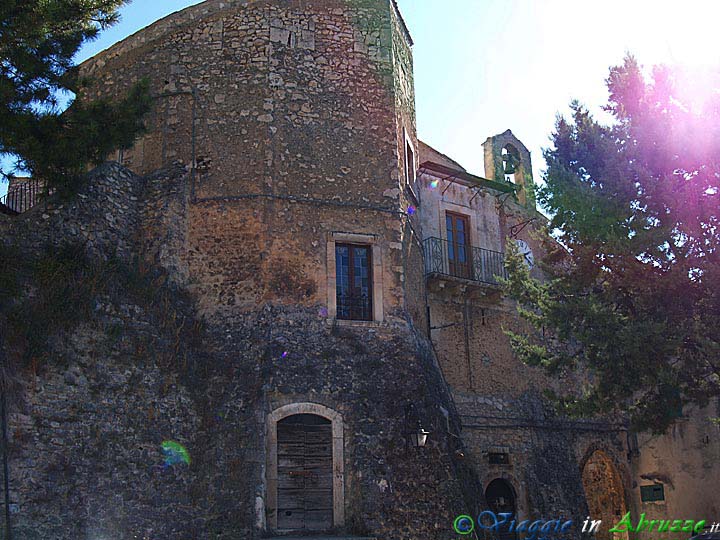 08-P8197319+.jpg - 08-P8197319+.jpg - L'antico borgo medievale fortificato.