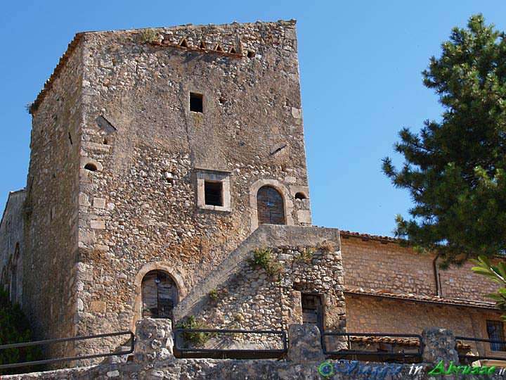 12-P8197348+.jpg - 12-P8197348+.jpg - L'antico borgo medievale fortificato.