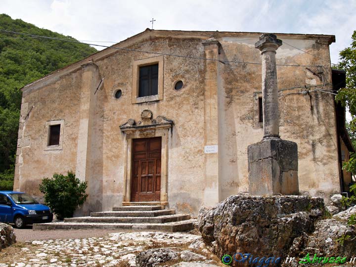 15-P5114619+.jpg - 15-P5114619+.jpg - La chiesa di Sant'Agata (XIV sec.) nella frazione Tussillo.