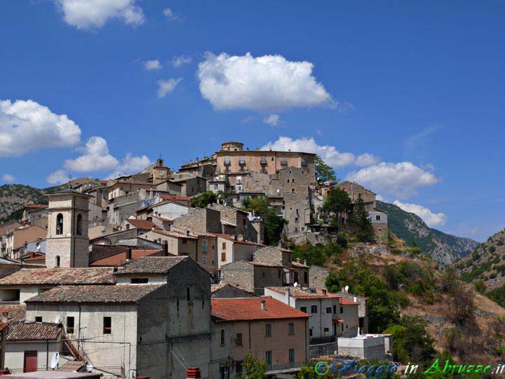 04-P1060828+.jpg - 04-P1060828+.jpg - Panorama del borgo.