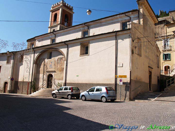 02-P5206220+.jpg - 02-P5206220+.jpg - La chiesa di S. Maria del Borgo (XV sec.).