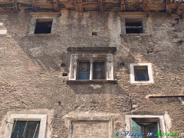 10-P5206293+.jpg - 10-P5206293+.jpg - Le antiche case-mura medievali.