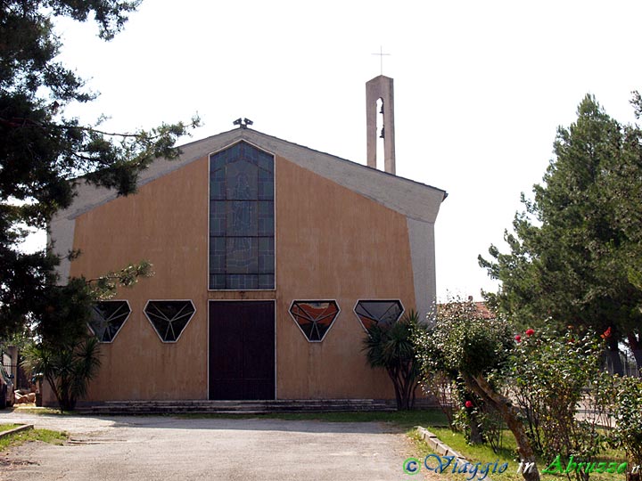 08-PA103095+.jpg - 08-PA103095+.jpg - La nuova chiesa di S. Brigida.