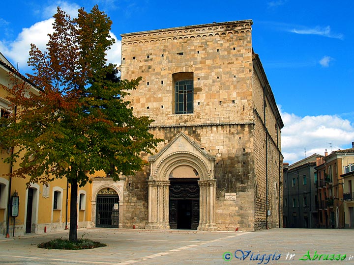 09-P9241861+.jpg - 09-P9241861+.jpg - L'antica chiesa di S. Francesco d'Assisi (XII sec.).