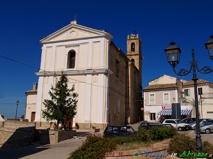 03-P9221677+.jpg - 03-P9221677+.jpg - La chiesa parrocchiela di S. Biagio.