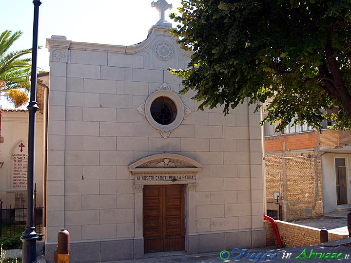 09-P9110838+.jpg - 09-P9110838+.jpg - La piccola chiesa di S. Rocco.