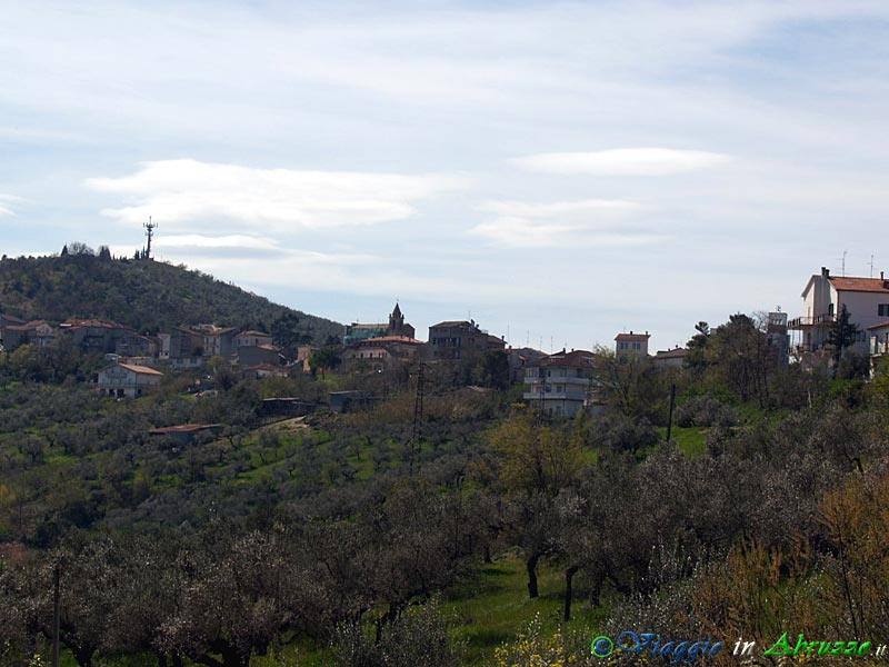 P3312727+.jpg - P3312727+.jpg - Panorama del borgo.