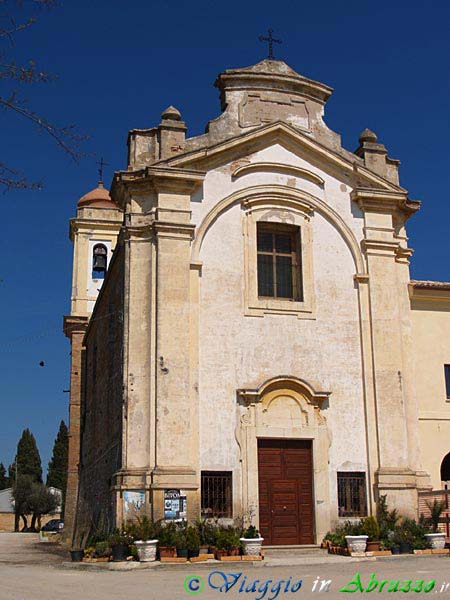 04-P4083917+.jpg - 04-P4083917+.jpg - Il convento di San Patrignano, di origine Benedettina.