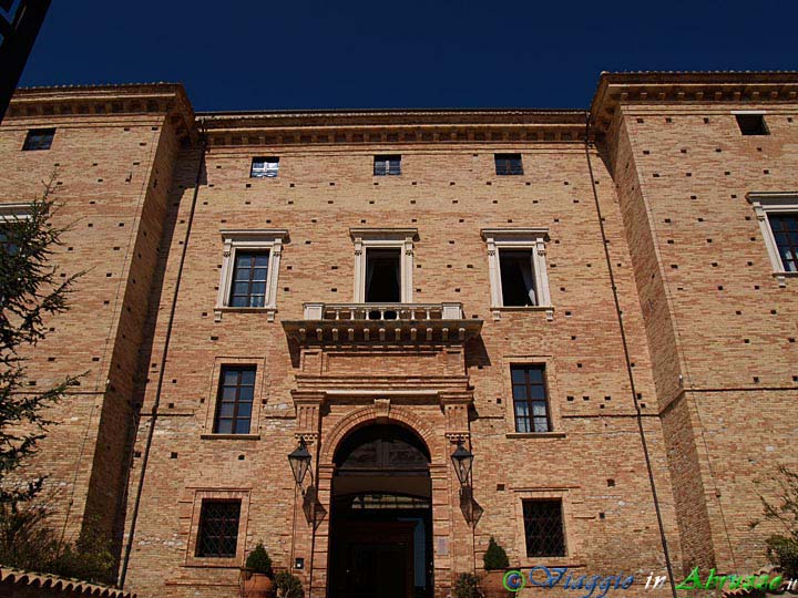 06-P4083681+.jpg - 06-P4083681+.jpg - Il Palazzo Chiola (chiamato anche 'castello Chiola').