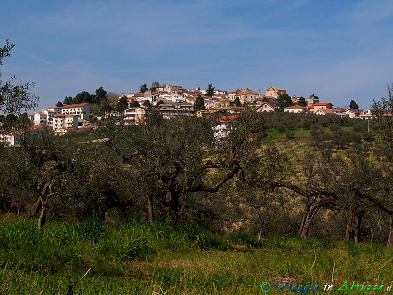 01-P3312925+.jpg - 01-P3312925+.jpg - Panorama del borgo.