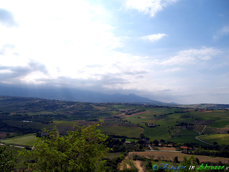 09-P5259838+.jpg - 09-P5259838+.jpg - Panorama dal borgo.