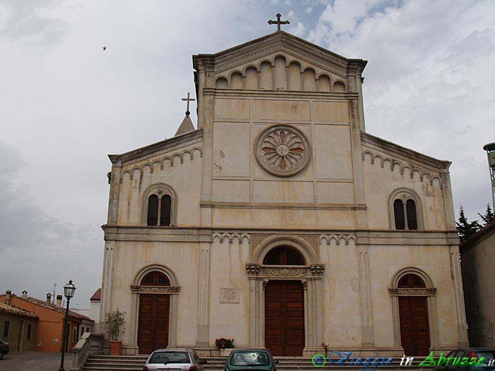 08-P6221906+.jpg - 08-P6221906+.jpg - La bella chiesa parrocchiale di S. Michele e S. Giusta.