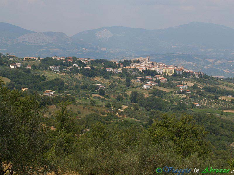 01-P7134200+.jpg - 01-P7134200+.jpg - Panorama del borgo e del territorio circostante.