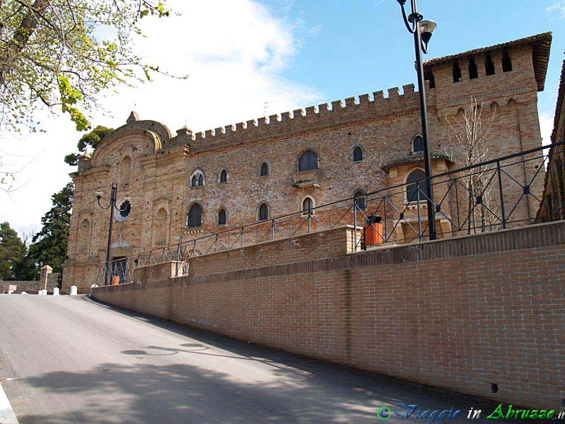 05-P3312770+.jpg - 05-P3312770+.jpg - Il convento di "S. Panfilo fuori le mura" (XV sec.).