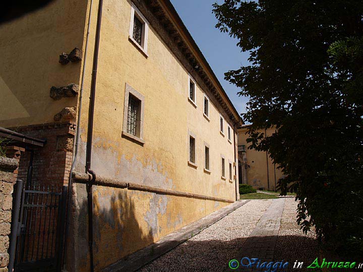 08-P6221822+.jpg - 08-P6221822+.jpg - Il Palazzo Mazzara, chiamato anche il "Castelluccio".