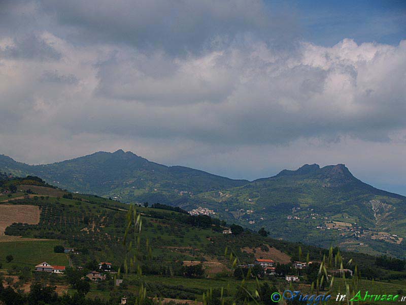 12-P5259476+.jpg - 12-P5259476+.jpg - Panorama da Vicoli.