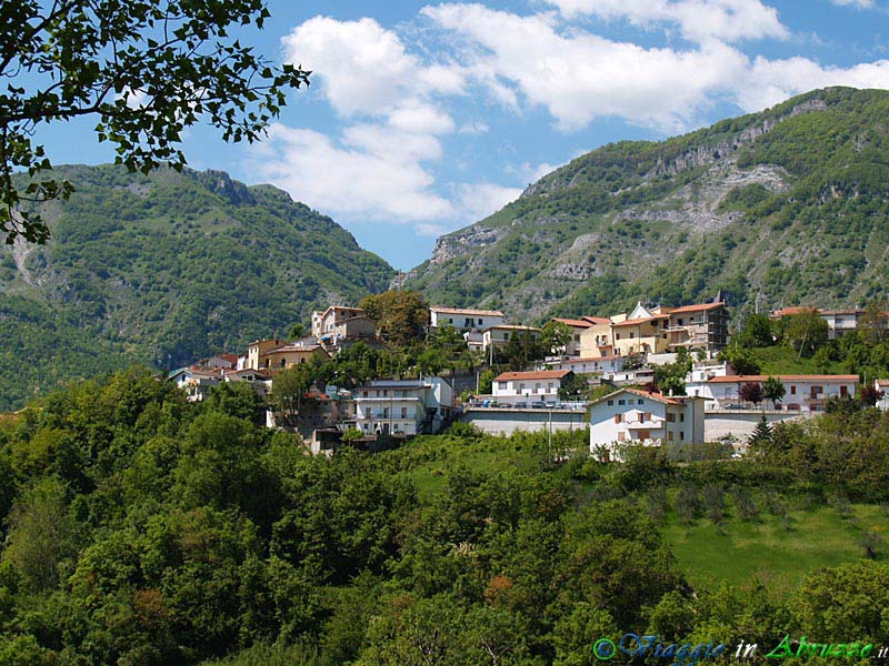 03-P5167569+.jpg - 03-P5167569+.jpg - Panorama del borgo montano.