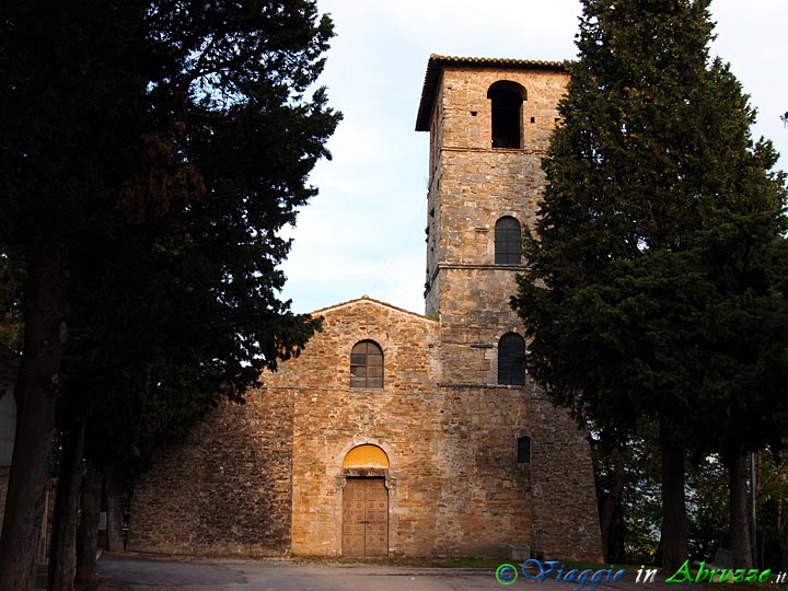 13-P5127311+.jpg - 13-P5127311+.jpg -  L'antica chiesa romanica di S. Salvatore (XI sec.).