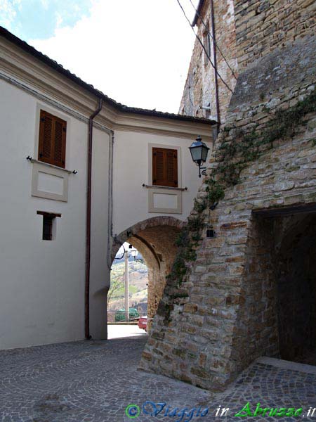 14-P1010811+.jpg - 14-P1010811+.jpg - Il borgo medievale di Appignano, frazione di Castiglione M. R.