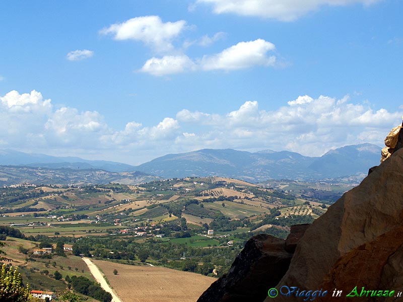 12-P8269884+.jpg - 12-P8269884+.jpg - Panorama da Montegualtieri.