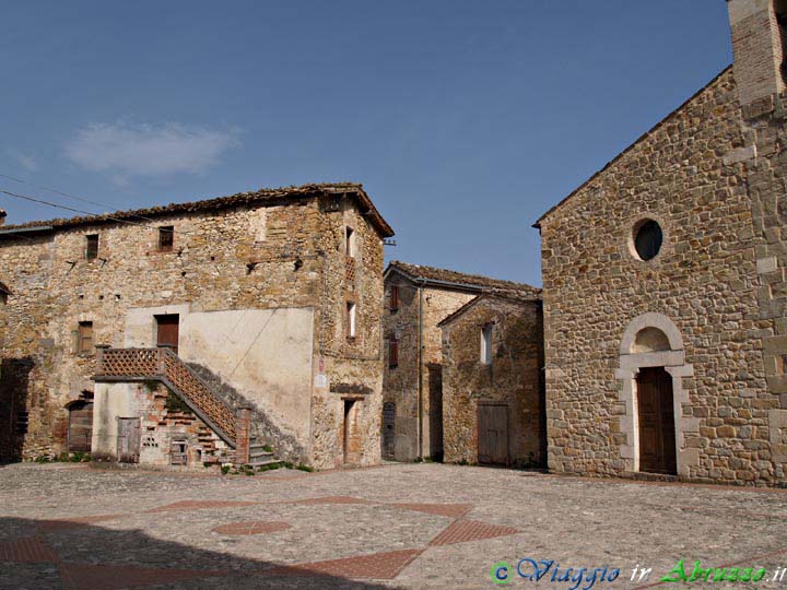 19-P8208985+.jpg - 19-P8208985+.jpg -  Il piccolo borgo medievale di Castrum Leonis Vallis (Castiglione della Valle).