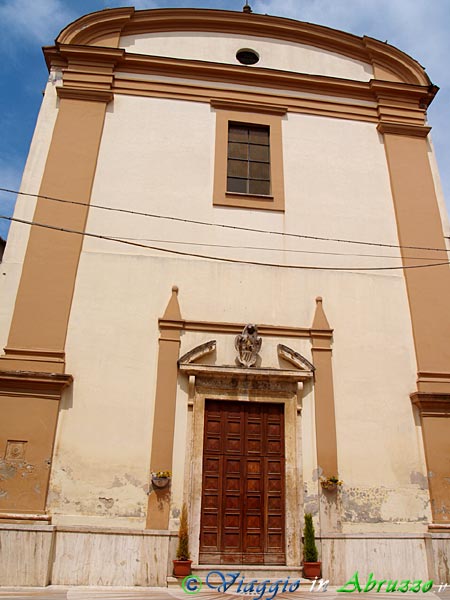 06-P5025523+.jpg - 06-P5025523+.jpg - La chiesa parrocchiale di S. Benedetto (XVII sec.).